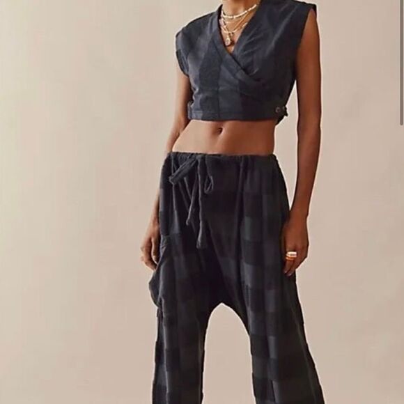 NWT
New Free People Beach Island Set Size S MSRP: $128
Yellow Top and pants - Picture 2 of 10